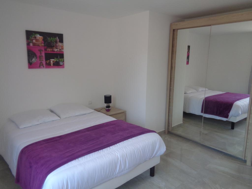 Hotel Du Midi Cazaubon Eksteriør billede