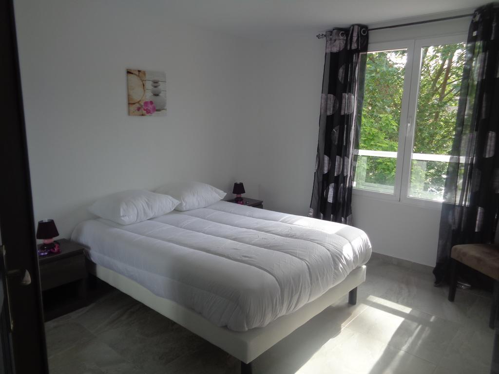 Hotel Du Midi Cazaubon Eksteriør billede